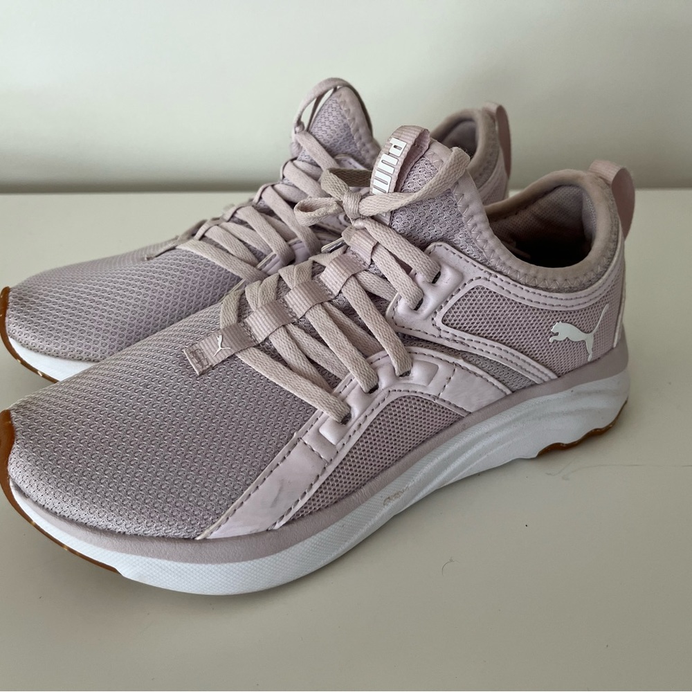 Ladies Puma sneakers